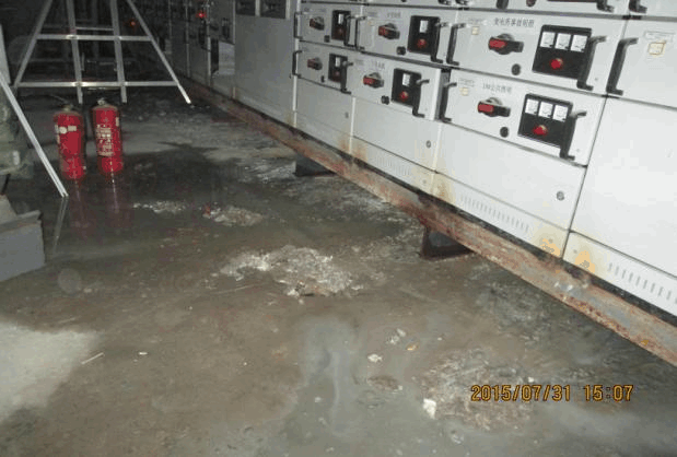 地下室穿电缆至室外如何防水?配电室进水怎么办?