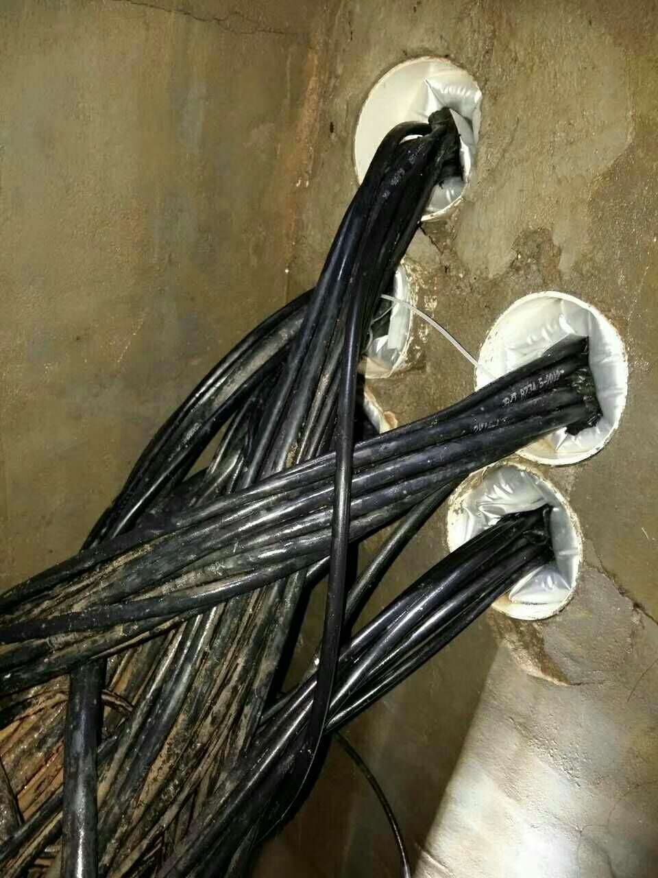 多根电缆穿一根保护管间隙怎么防漏堵渗